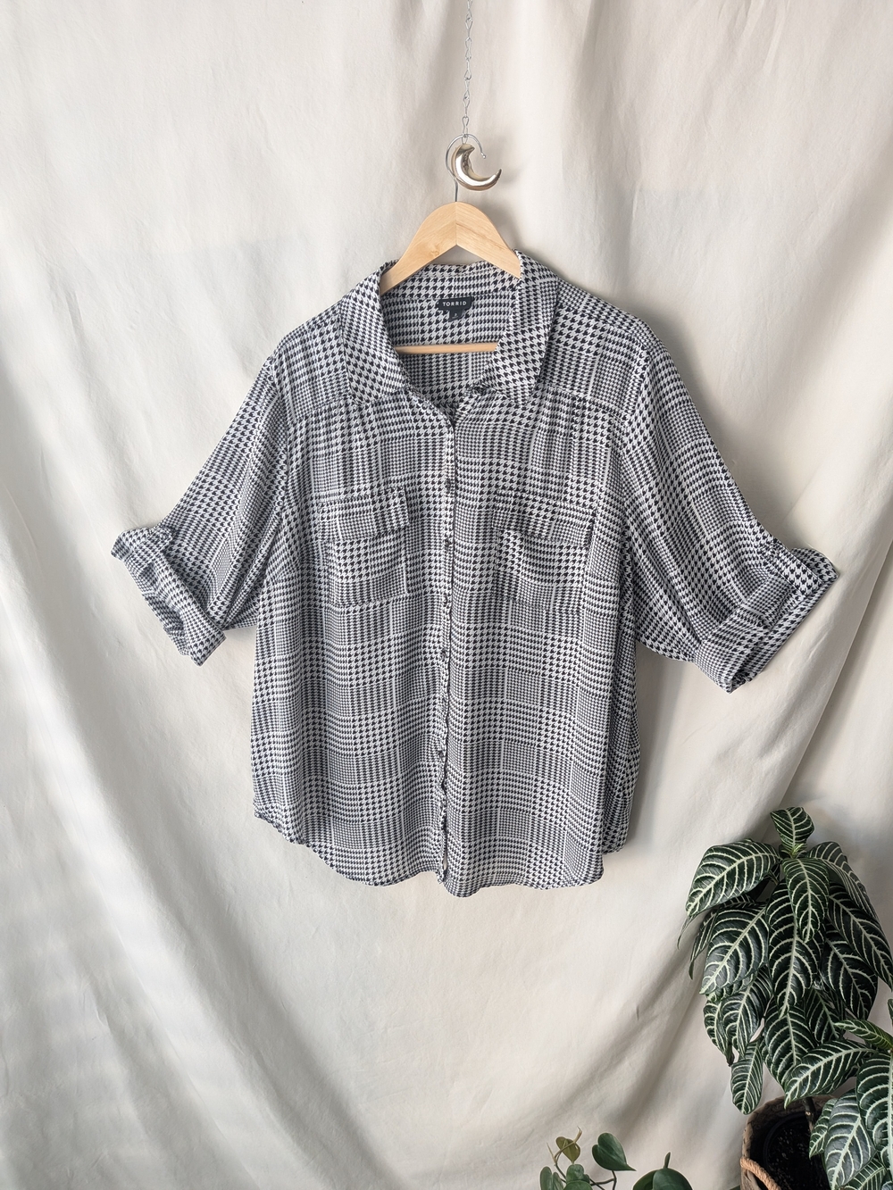 Relaxed Plaid Button-Up Shirt - Black & White